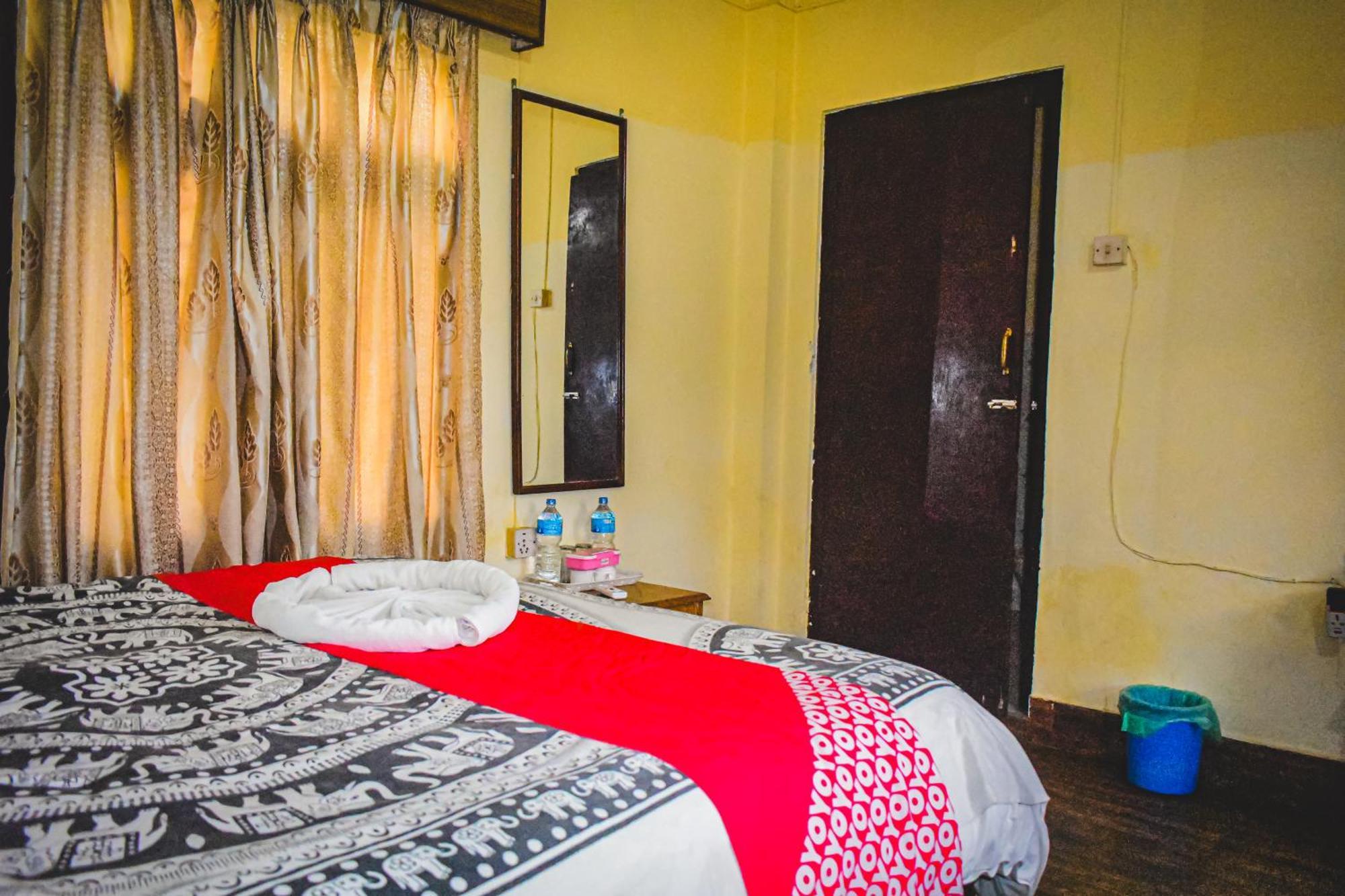 Chitwan Riverside Resort Sauraha Extérieur photo